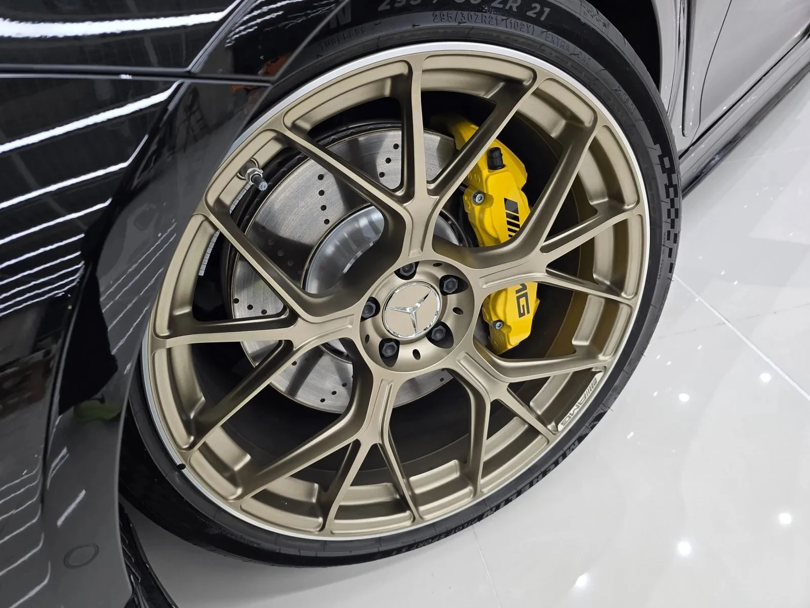 Mercedes-Benz GT C192 Amg Gt55 4Matic+ Launch Edition, снимка 11 - Автомобили и джипове - 53885413