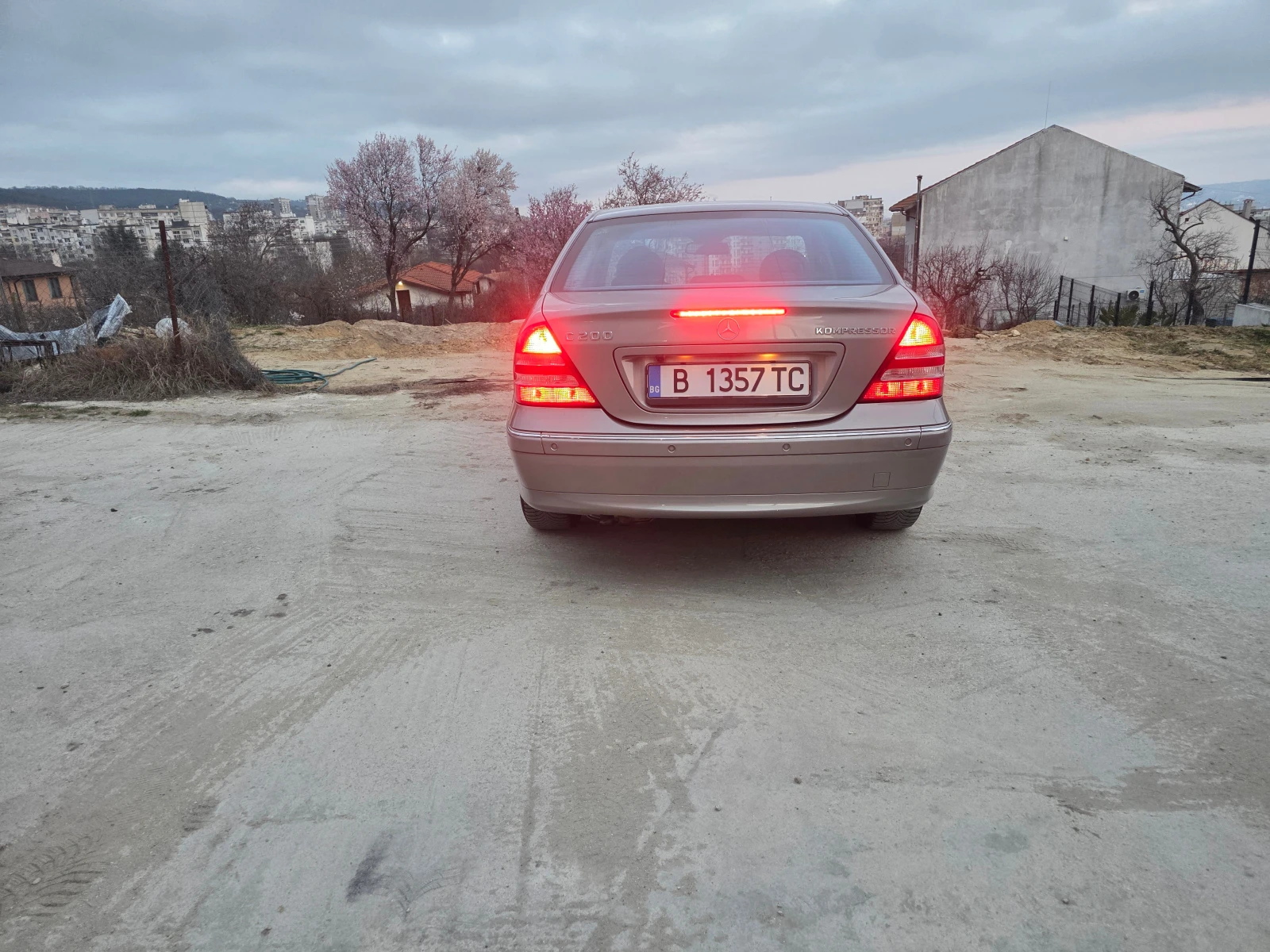 Mercedes-Benz C 200 Kompressor - Газ, Фейслифт, Авангард /Уникат/, снимка 6 - Автомобили и джипове - 54006859