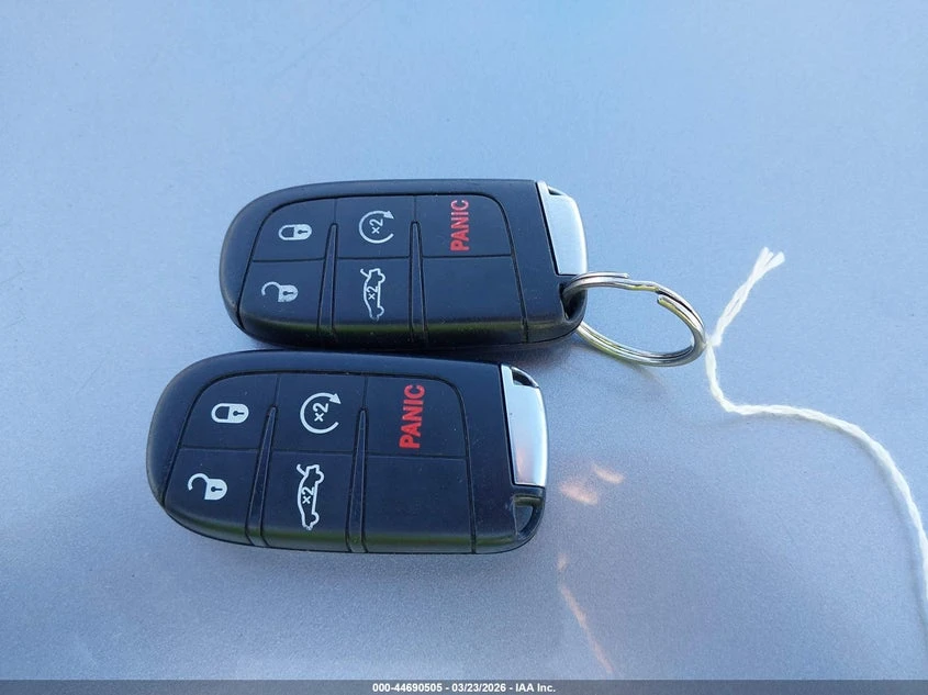 Chrysler 200 3.6L V-6 DOHC, VVT, 300HP All Wheel Drive | Mobile.bg � ����������� 11