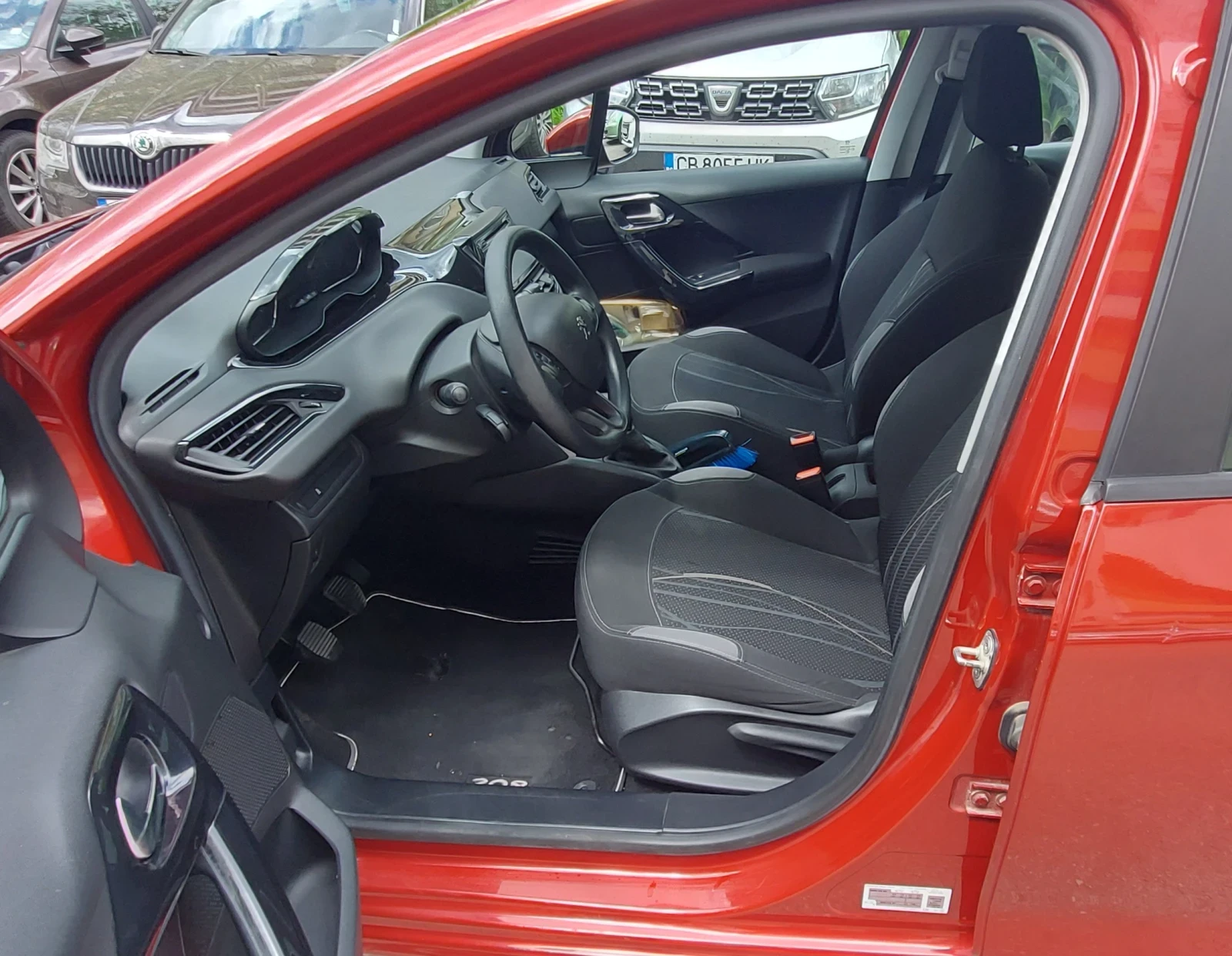 Peugeot 208, снимка 9 - Автомобили и джипове - 54534864