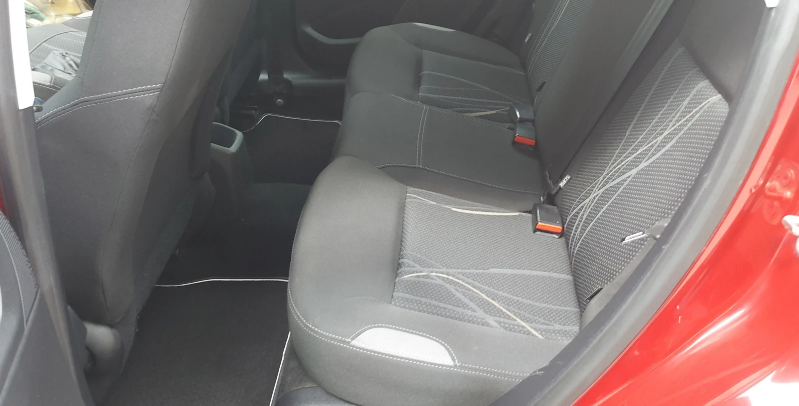 Peugeot 208, снимка 8 - Автомобили и джипове - 54534864