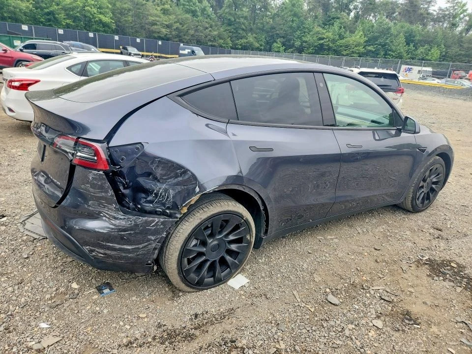 Tesla Model Y, снимка 3 - Автомобили и джипове - 54818782