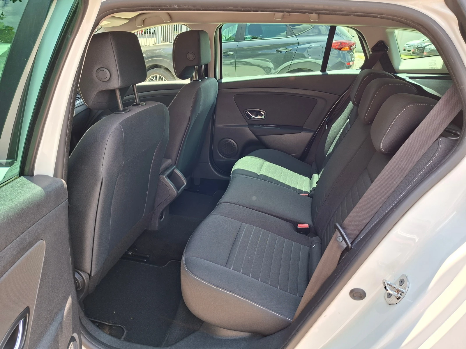 Renault Megane 1.5/110кс/AVTOMAT, снимка 11 - Автомобили и джипове - 55058450