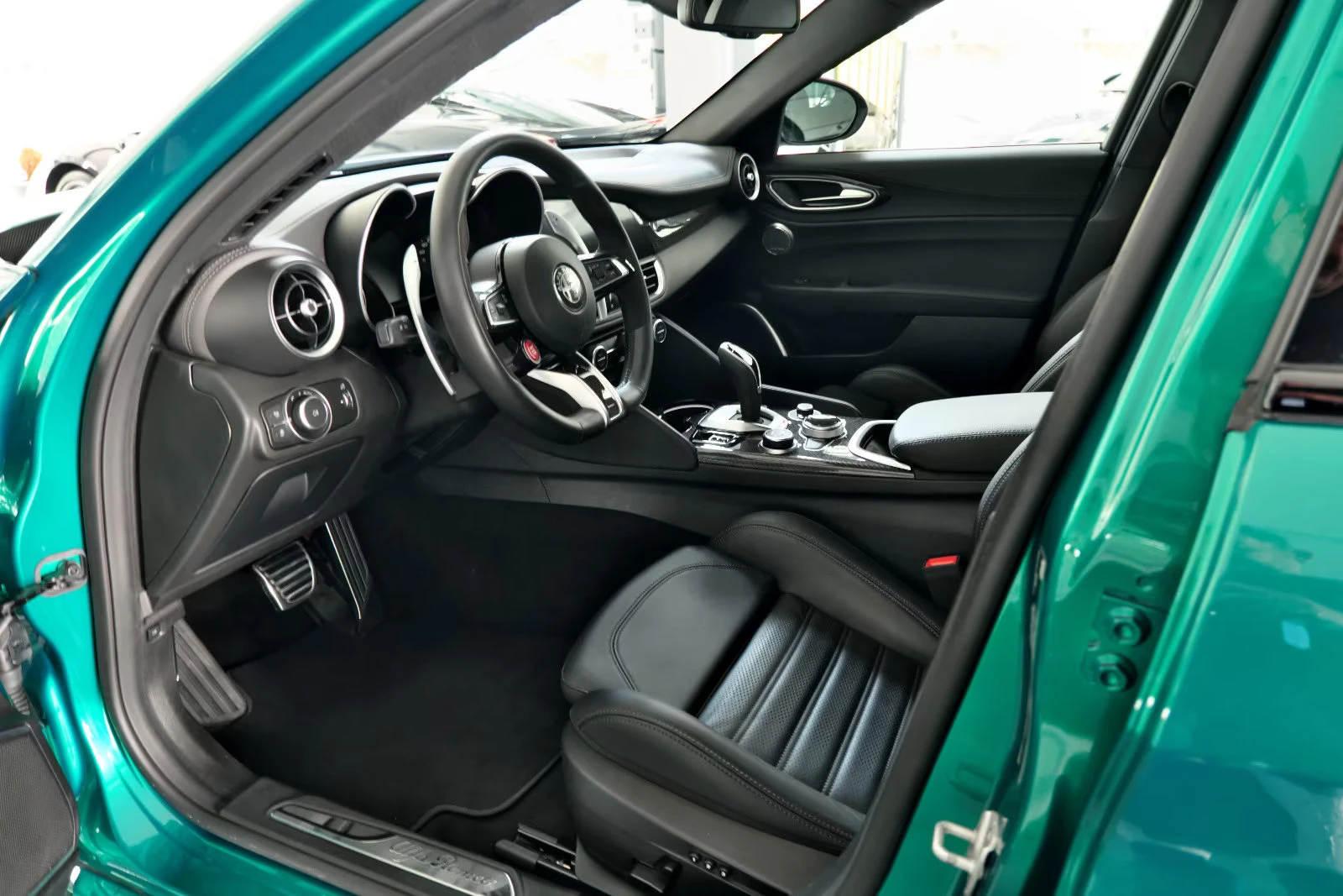 Alfa Romeo Giulia QUADRIFOGLIO/510HP/V6/BI-TURBO/CAM/564z, снимка 12 - Автомобили и джипове - 55210833