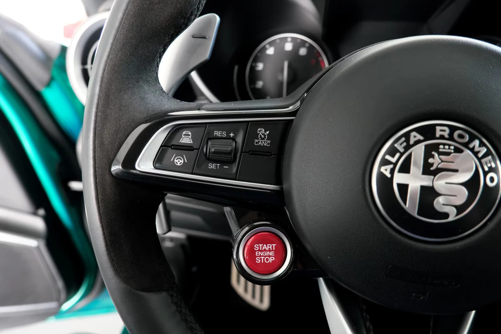 Alfa Romeo Giulia QUADRIFOGLIO/510HP/V6/BI-TURBO/CAM/564z, снимка 11 - Автомобили и джипове - 55210833