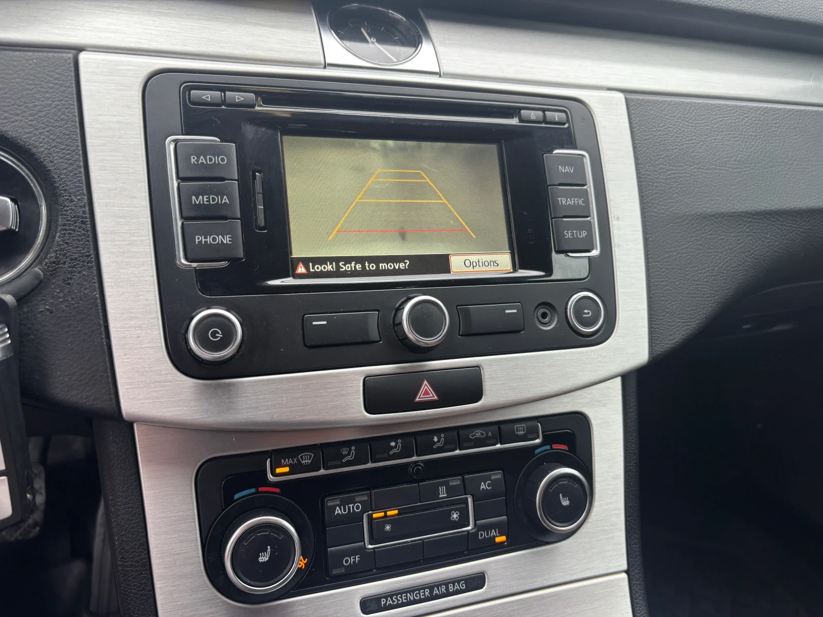 VW Passat 2.0TDI, снимка 13 - Автомобили и джипове - 56046766
