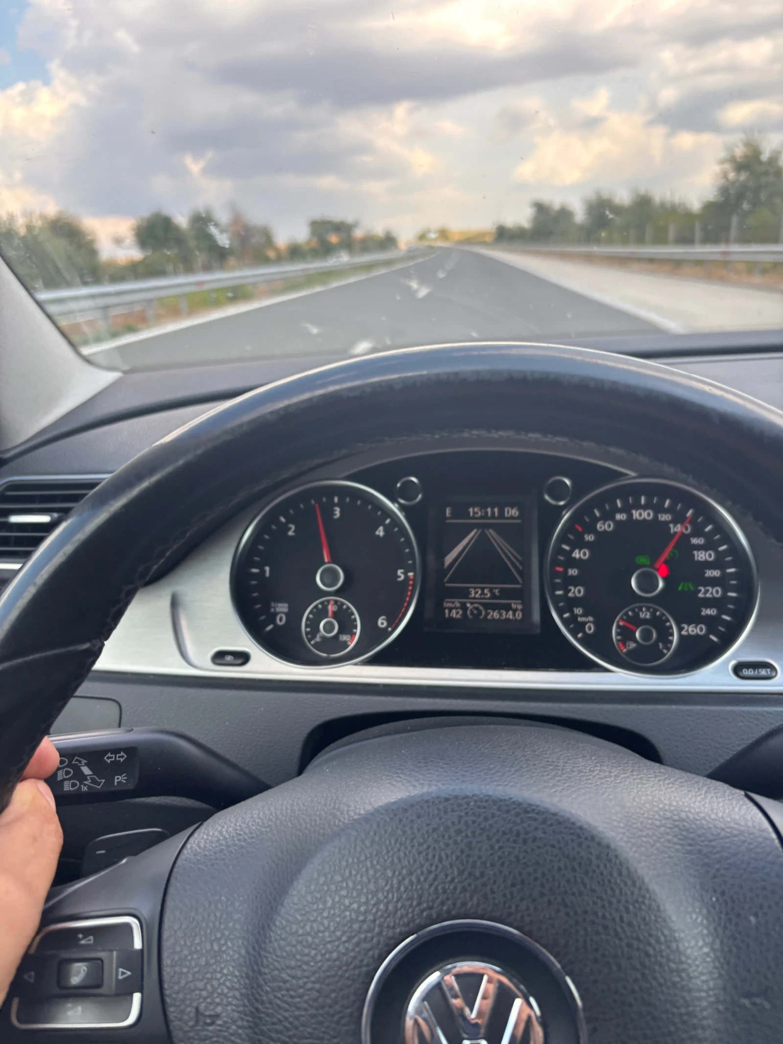 VW Passat 2.0TDI, снимка 14 - Автомобили и джипове - 56046766