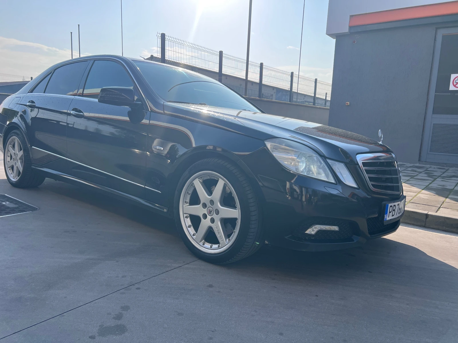 Mercedes-Benz E 350, снимка 2 - Автомобили и джипове - 56608379