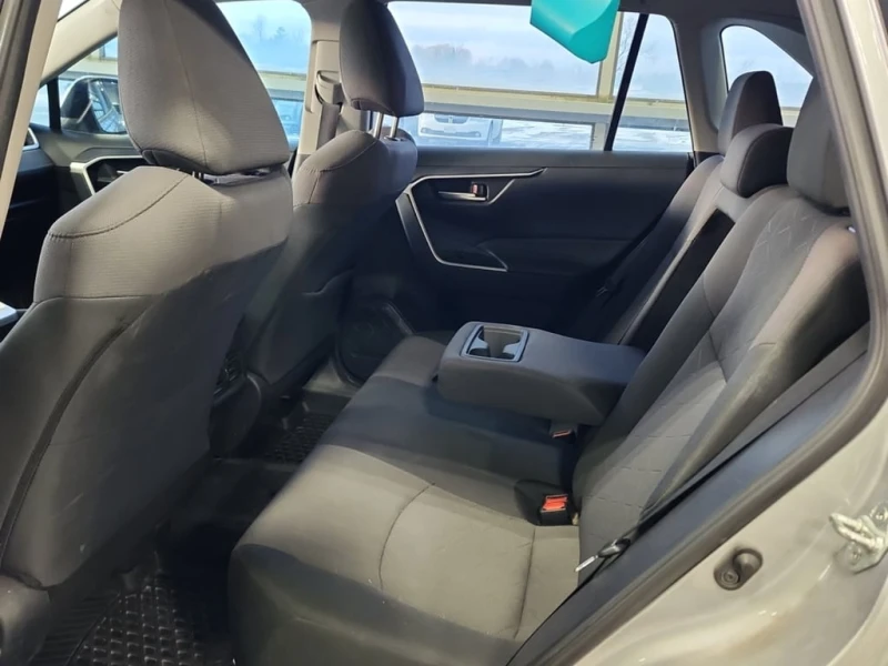 Toyota Rav4 * XLE * CARFAX * БЕЗ ПЪРВОНАЧАЛНА ВНОСКА, снимка 12 - Автомобили и джипове - 52789258