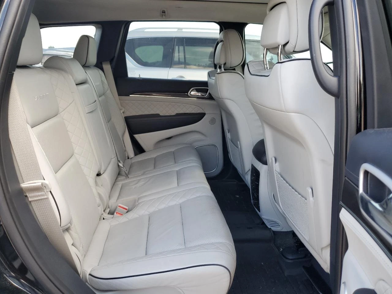 Jeep Grand cherokee 5.7L/SUMMIT/4X4/ПЪЛНА СЕРВИЗНА ИСТОРИЯ - изображение 10