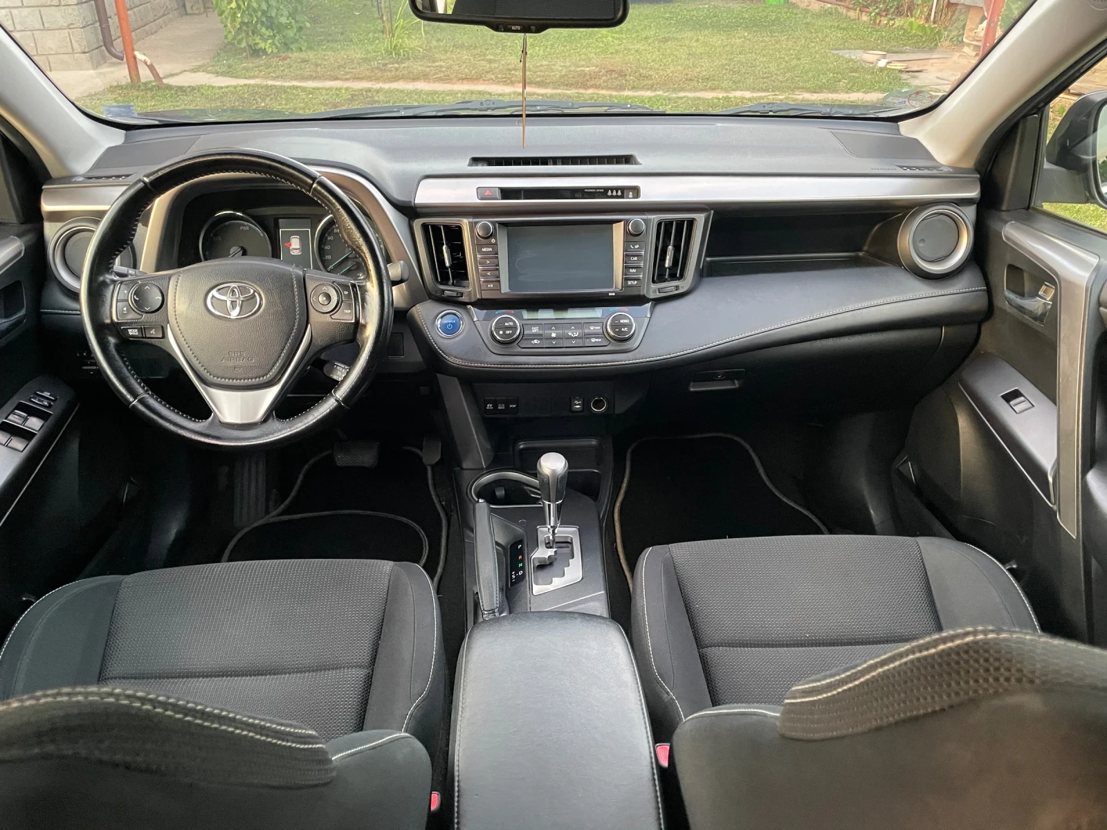 Toyota Rav4 2.5 Hybrid  - изображение 10