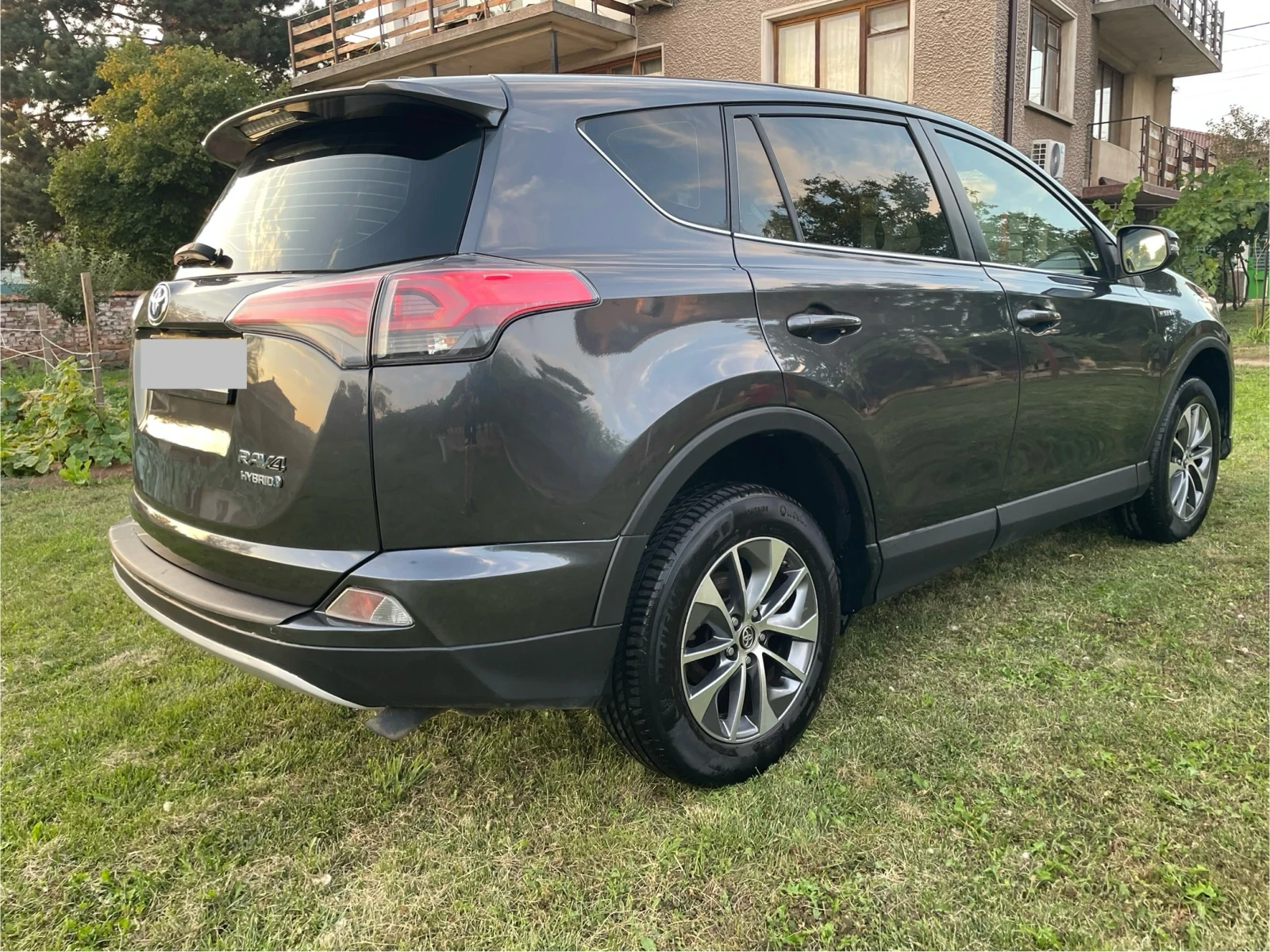 Toyota Rav4 2.5 Hybrid  - изображение 8
