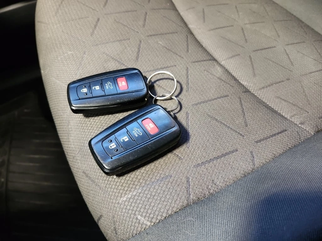 Toyota Rav4 * XLE * CARFAX * БЕЗ ПЪРВОНАЧАЛНА ВНОСКА - изображение 8