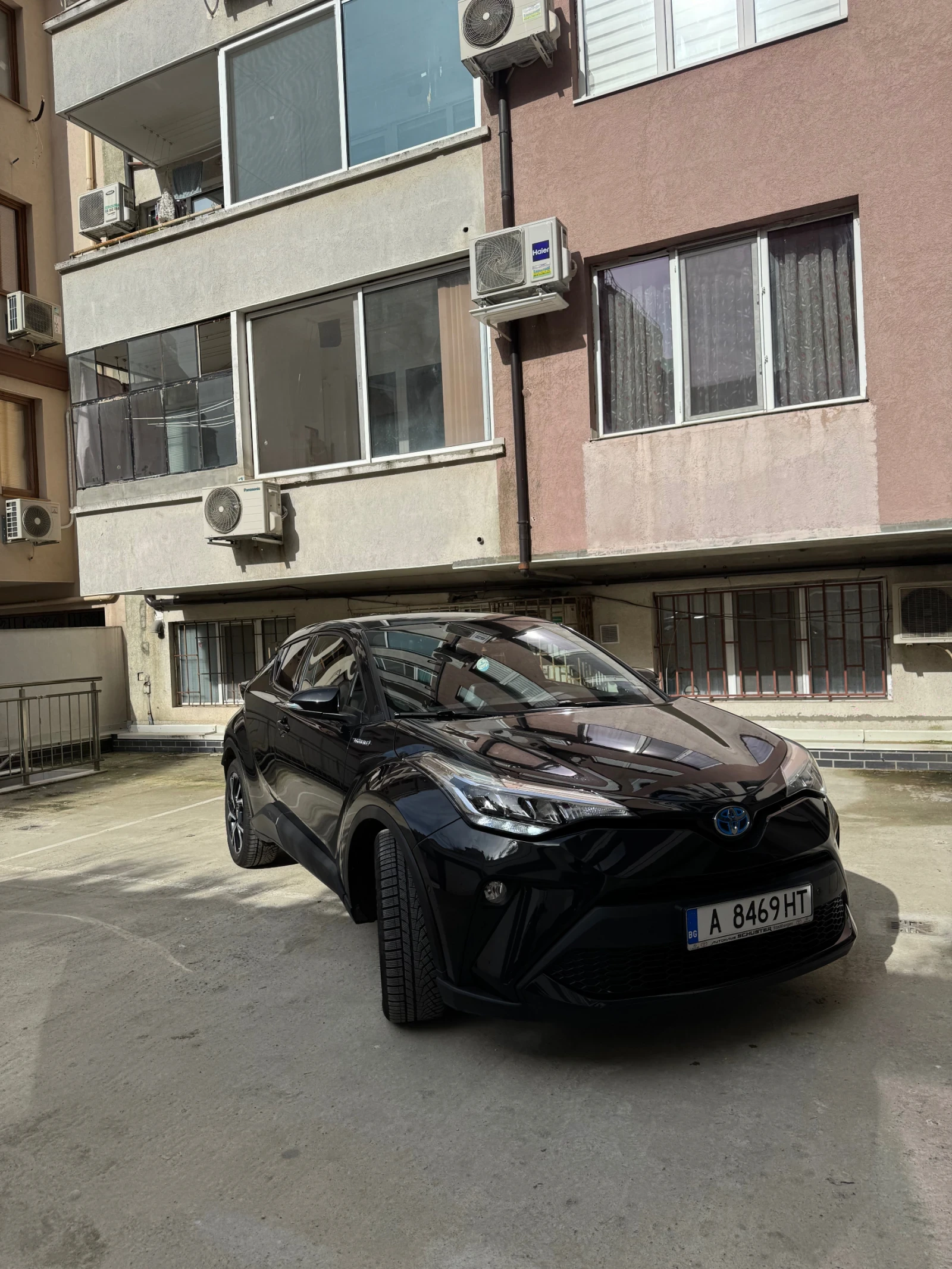 Toyota C-HR Toyota C-HR 2.0 Hybrid / Гаранция, снимка 3 - Автомобили и джипове - 53846404