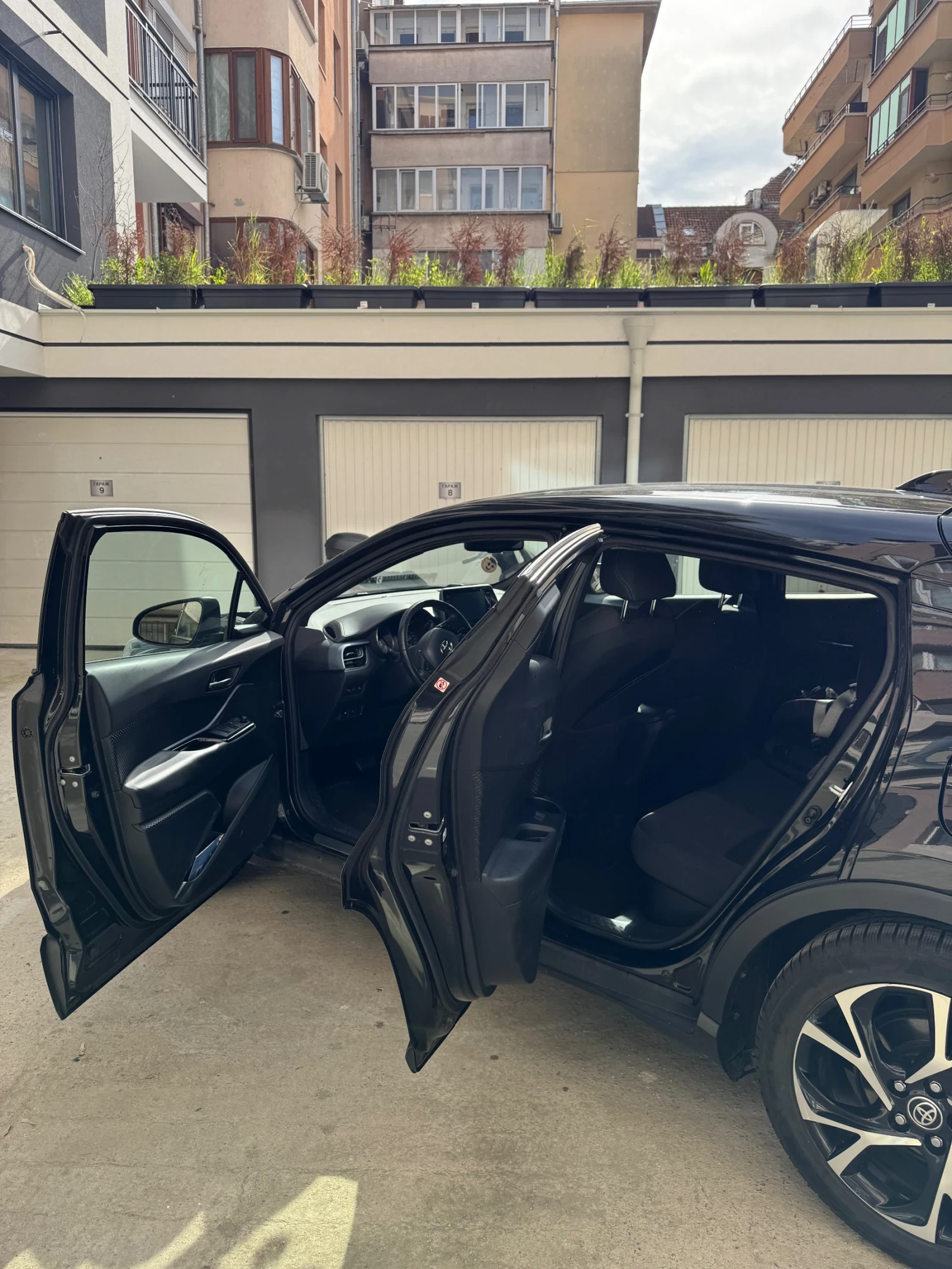 Toyota C-HR Toyota C-HR 2.0 Hybrid / Гаранция, снимка 11 - Автомобили и джипове - 53846404