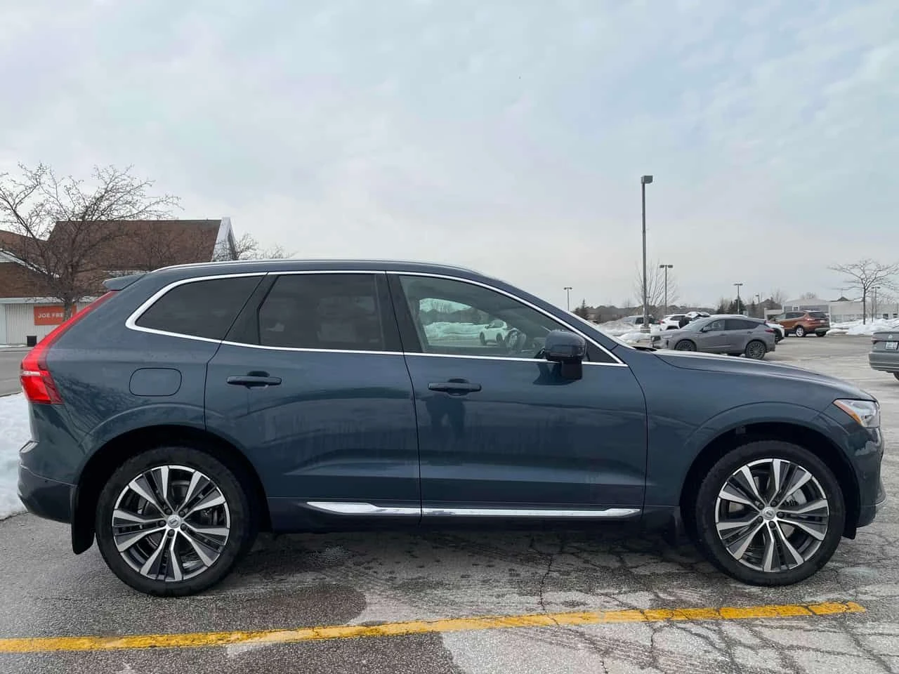 Volvo XC60 Inscription/ 360 / DIS / BOWERS & WILKINS / , снимка 3 - Автомобили и джипове - 54110261