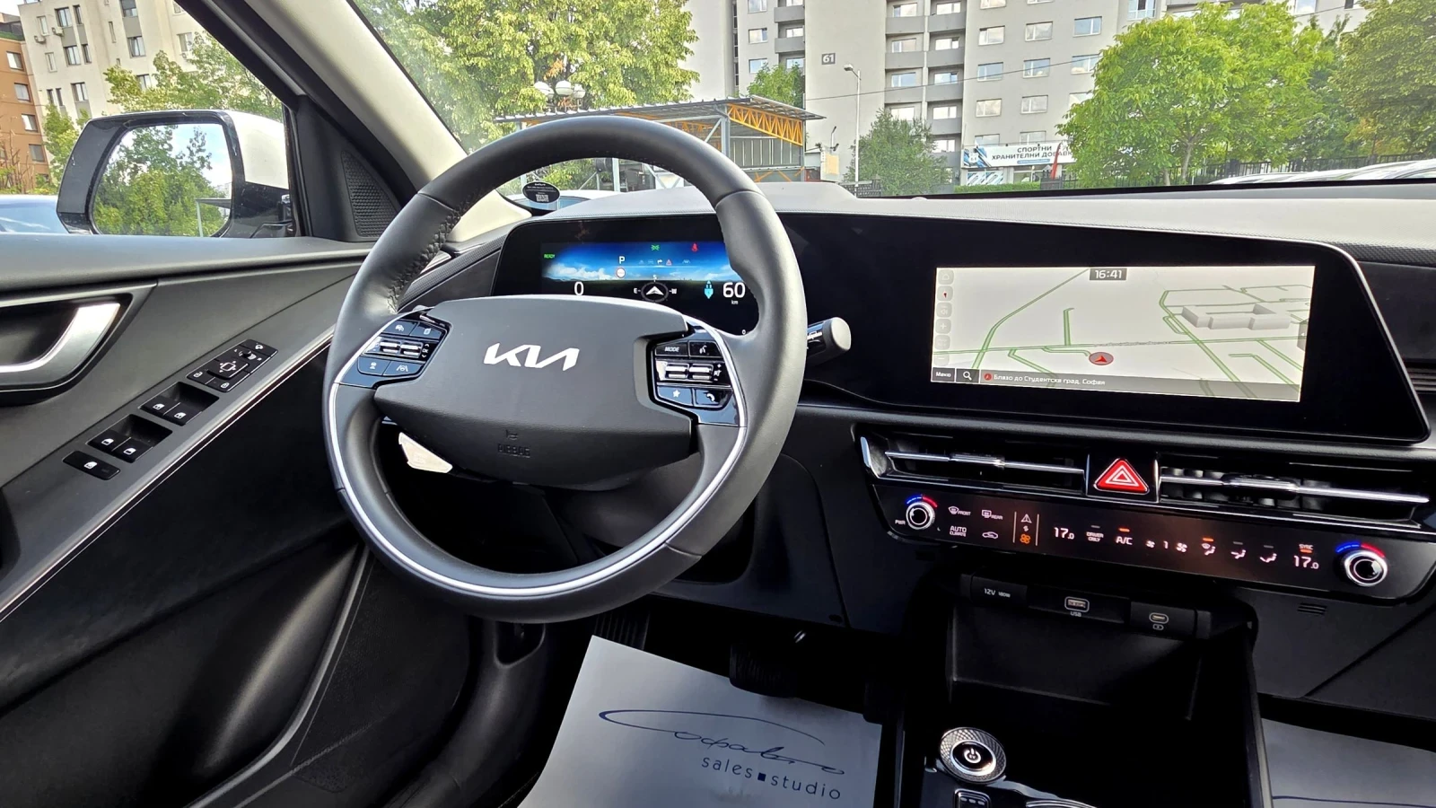 Kia Niro SOH100%/ГАРАНЦИОННА/Сервизна Книжка, снимка 15 - Автомобили и джипове - 54952513