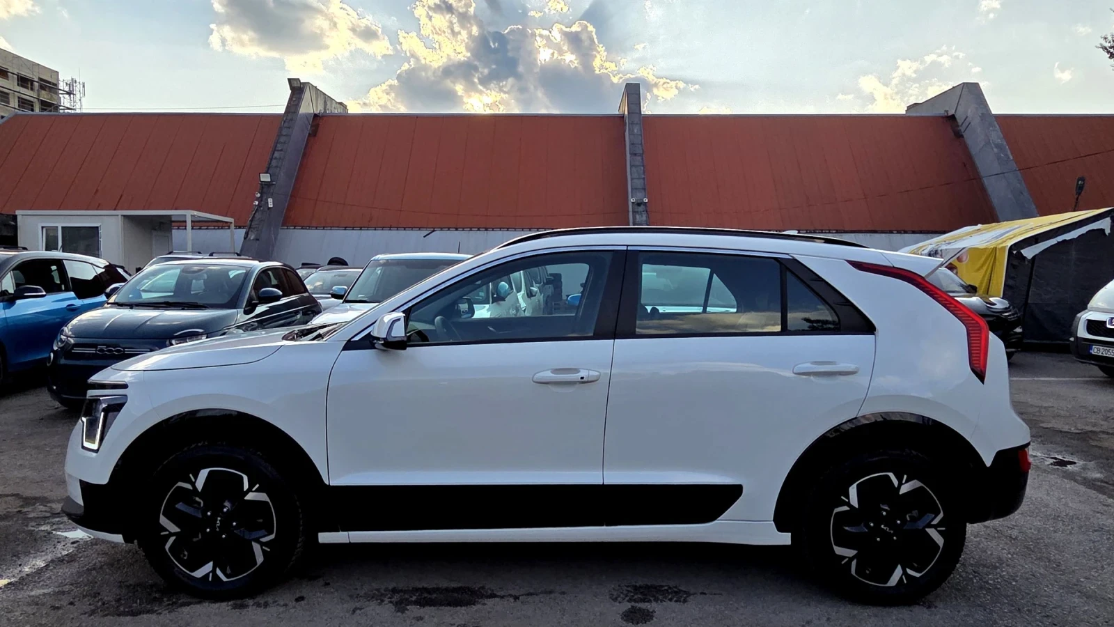 Kia Niro SOH100%/ГАРАНЦИОННА/Сервизна Книжка, снимка 7 - Автомобили и джипове - 54952513