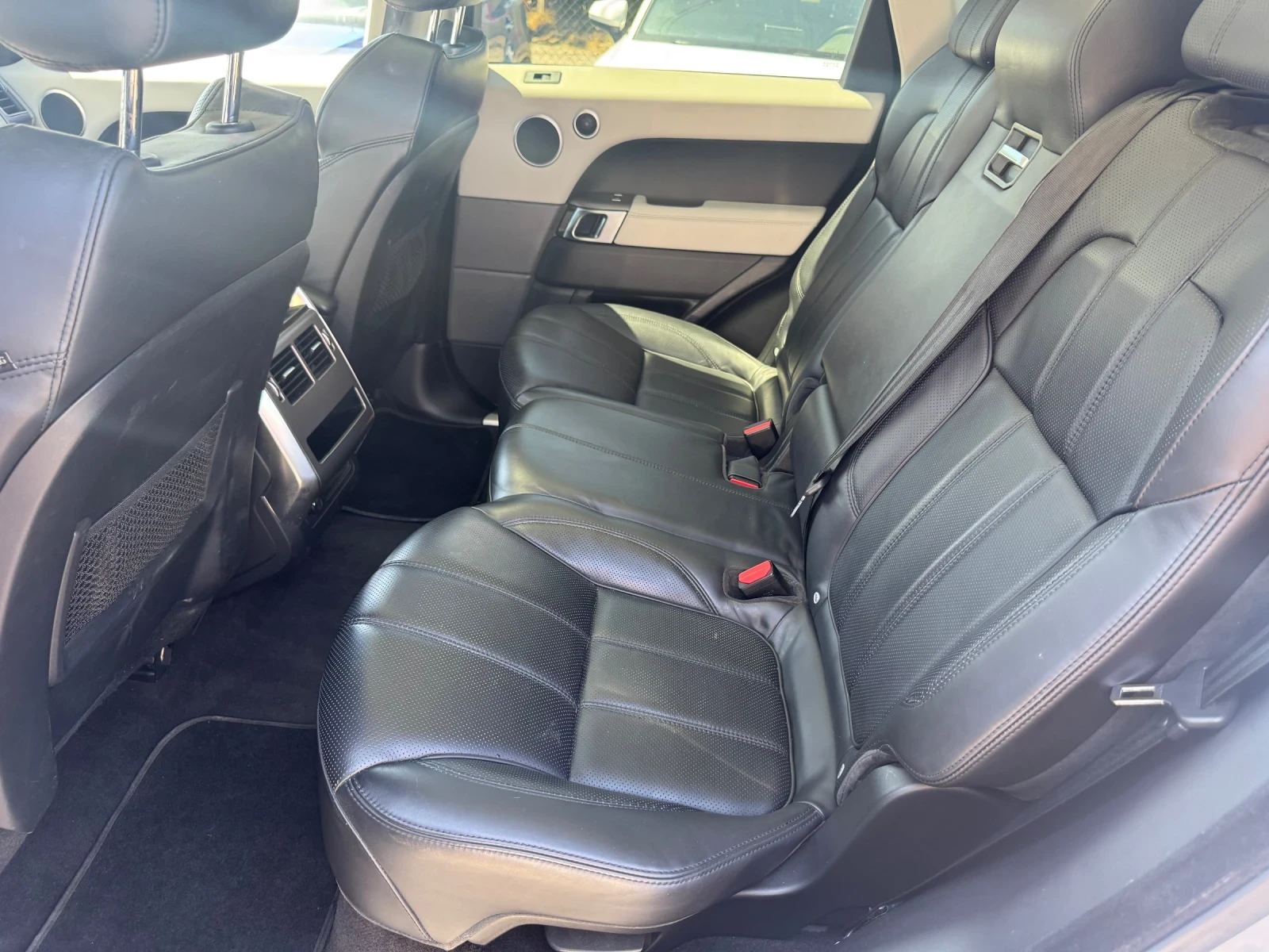 Land Rover Range Rover Sport HYBRID * 141000km* ПАНОРАМА* КОЖА* КАМЕРА* 22 * 30, снимка 14 - Автомобили и джипове - 55474597