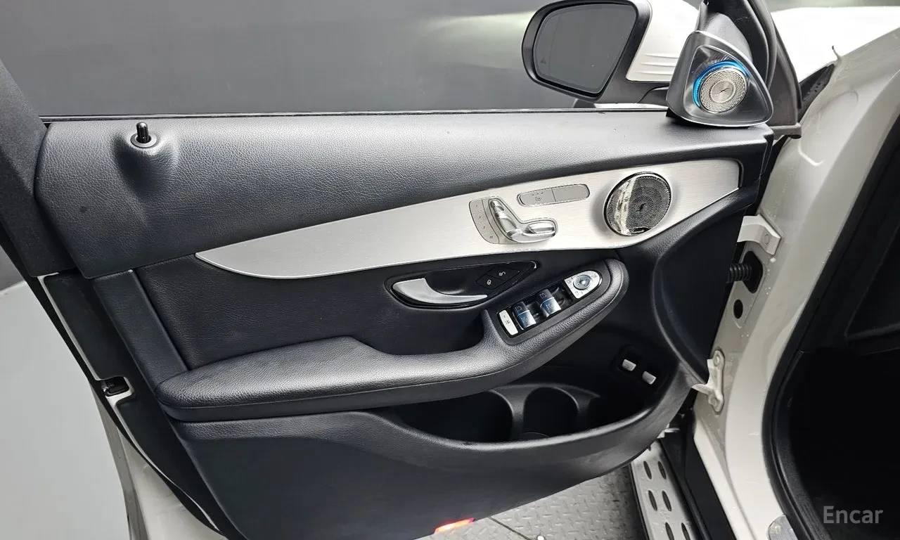 Mercedes-Benz GLC 350 Hybrid* BURMERSTER* Подгрев* Камера, снимка 8 - Автомобили и джипове - 55752633