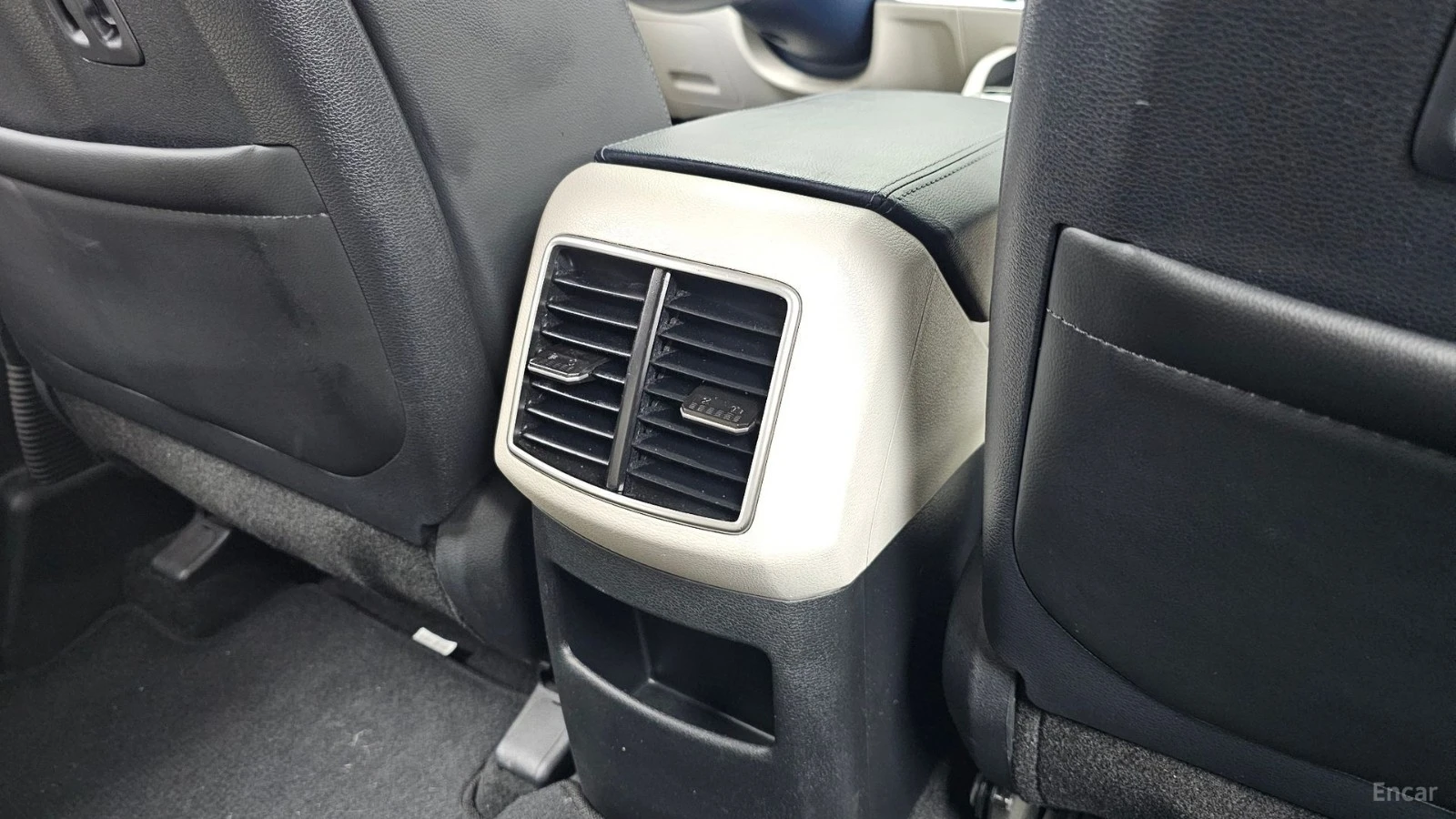 Kia Sportage NOBLESSE | TWO TONE INTERIOR| DRIVE WISE, снимка 17 - Автомобили и джипове - 56108858