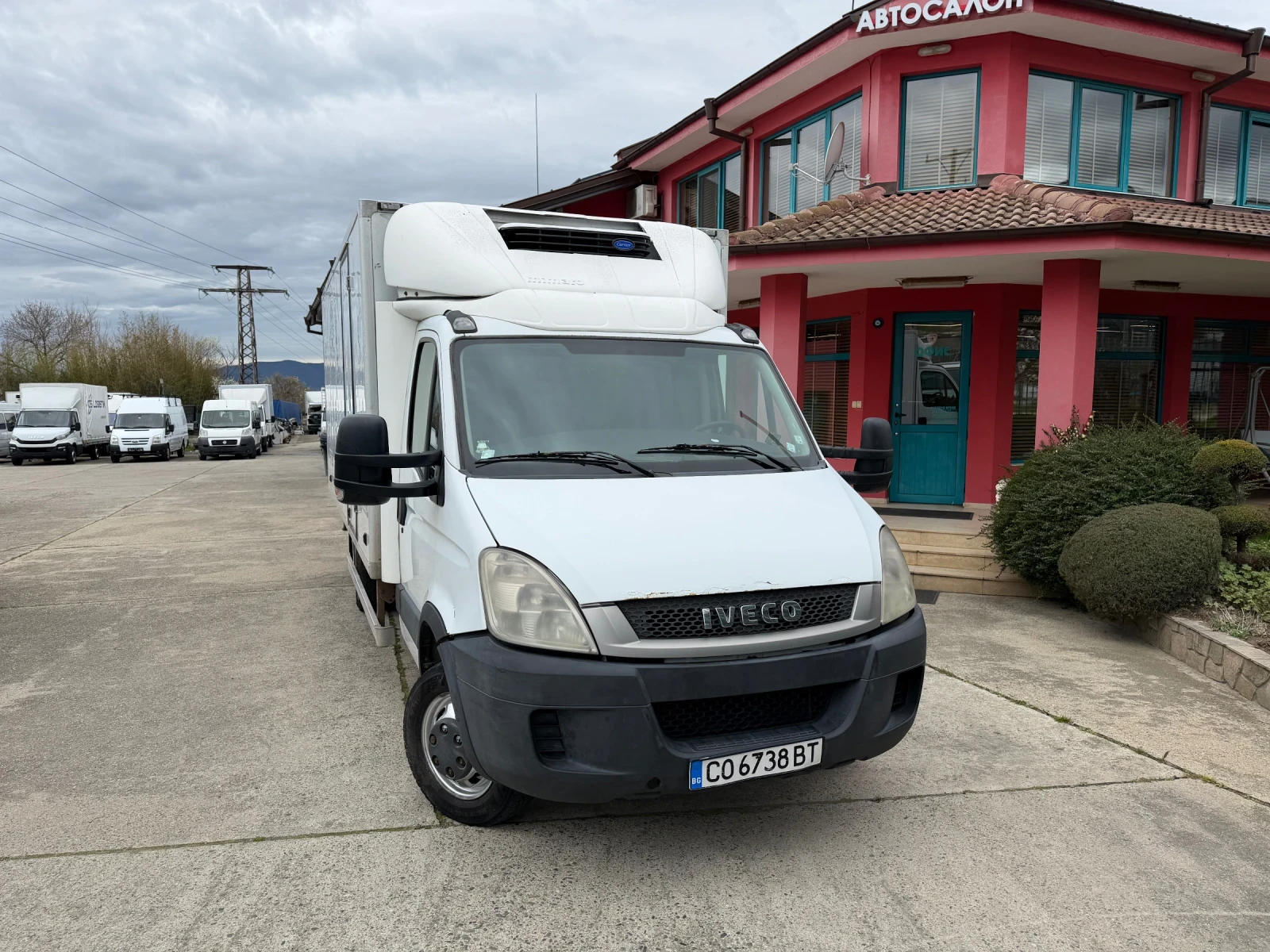 Iveco Daily 3.0HPI* 35C15* Климатик* Хладилен* 5.00 м фургон, снимка 2 - Бусове и автобуси - 54029109