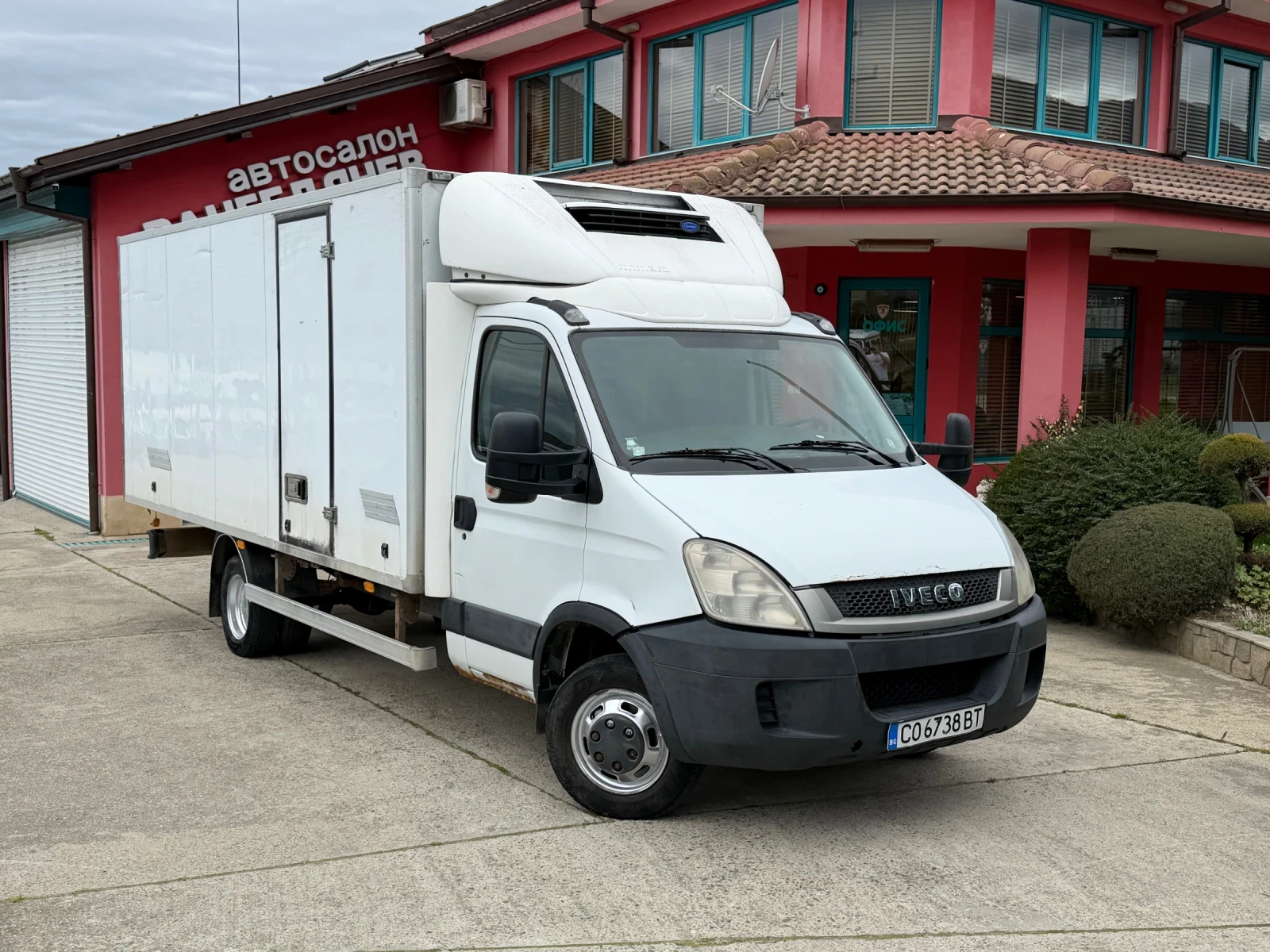 Iveco Daily 3.0HPI* 35C15* Климатик* Хладилен* 5.00 м фургон | Auto.bg — изображение 1