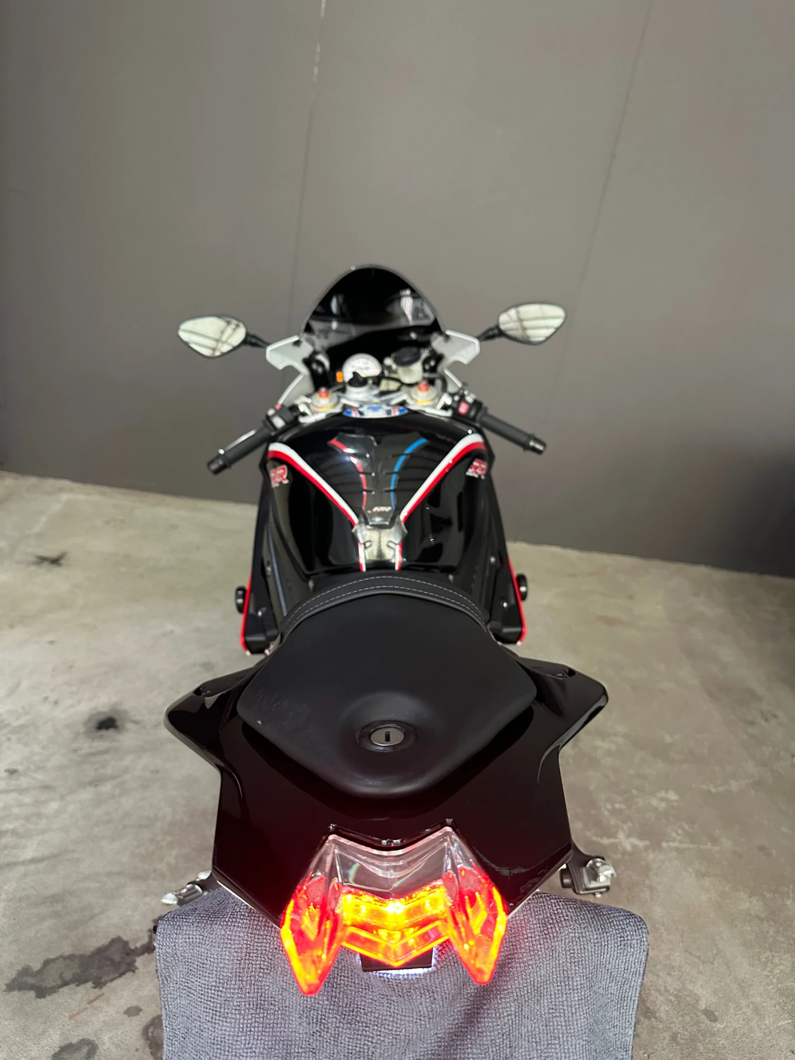 BMW S 1000RR / AKRAPOVIC / ABS / LED / 2015, снимка 7 - Мотоциклети и мототехника - 54631865