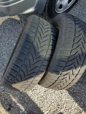 Гуми Зимни 235/60R16, снимка 1