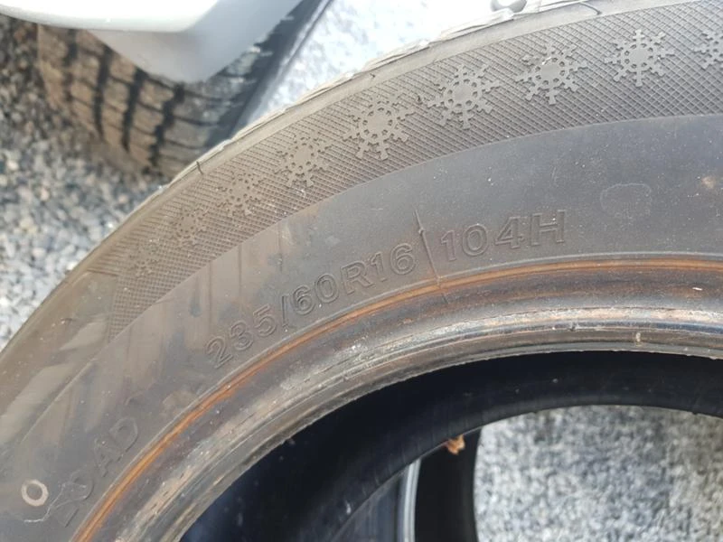 Гуми Зимни 235/60R16, снимка 2 - Гуми и джанти - 30100781