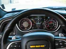 Dodge Challenger 6.4 srt 500hp / КАСКО/ ГЕНЕРАЦИЯ /БЕЗ ЗАБЕЛЕЖКА, снимка 12