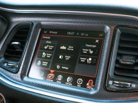 Dodge Challenger 6.4 srt 500hp / КАСКО/ ГЕНЕРАЦИЯ /БЕЗ ЗАБЕЛЕЖКА, снимка 13