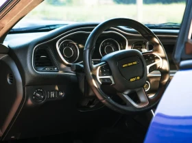 Dodge Challenger 6.4 srt 500hp / КАСКО/ ГЕНЕРАЦИЯ /БЕЗ ЗАБЕЛЕЖКА, снимка 11