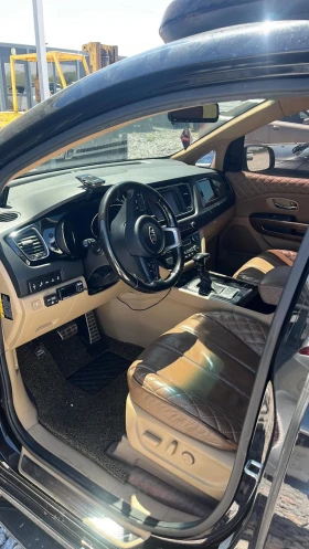Kia Carnival High limousine , снимка 7