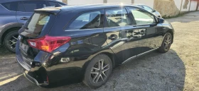 Toyota Auris 1.8i hibrid ГАЗ, снимка 4