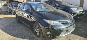 Toyota Auris 1.8i hibrid ГАЗ, снимка 3