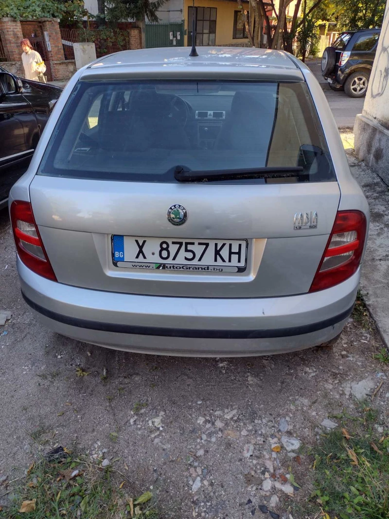 Skoda Fabia, снимка 2 - Автомобили и джипове - 47462629