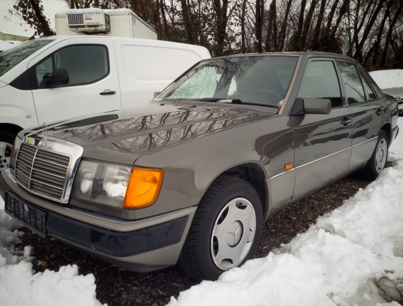 Mercedes-Benz 124 200E, снимка 1 - Автомобили и джипове - 47973020