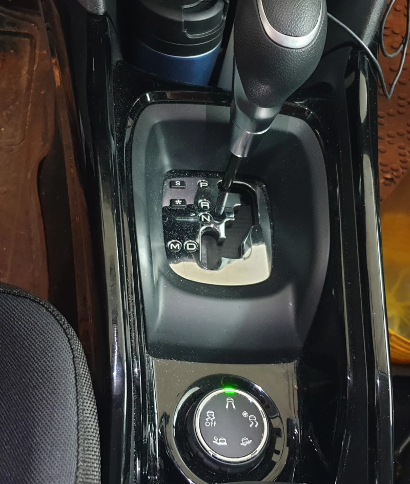 Peugeot 2008, снимка 4 - Автомобили и джипове - 52512034