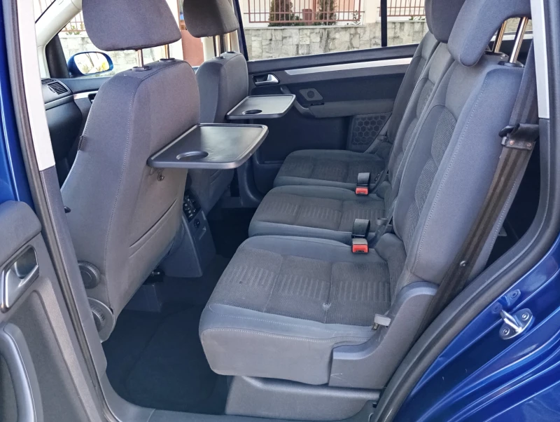 VW Touran 2.0-D-NAVI-КЛИМАТРОНИК, снимка 12 - Автомобили и джипове - 52852033