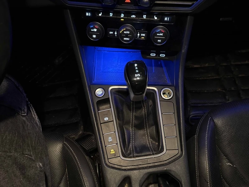 VW Jetta * Highline Auto * CARFAX * ЦЕНА ДО БГ, снимка 11 - Автомобили и джипове - 53044575