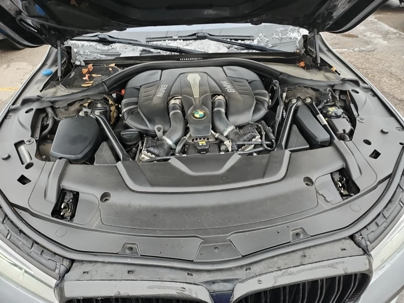 BMW 750 I| XDRIVE| PANORAMA| CARFAX, снимка 16 - Автомобили и джипове - 53432531