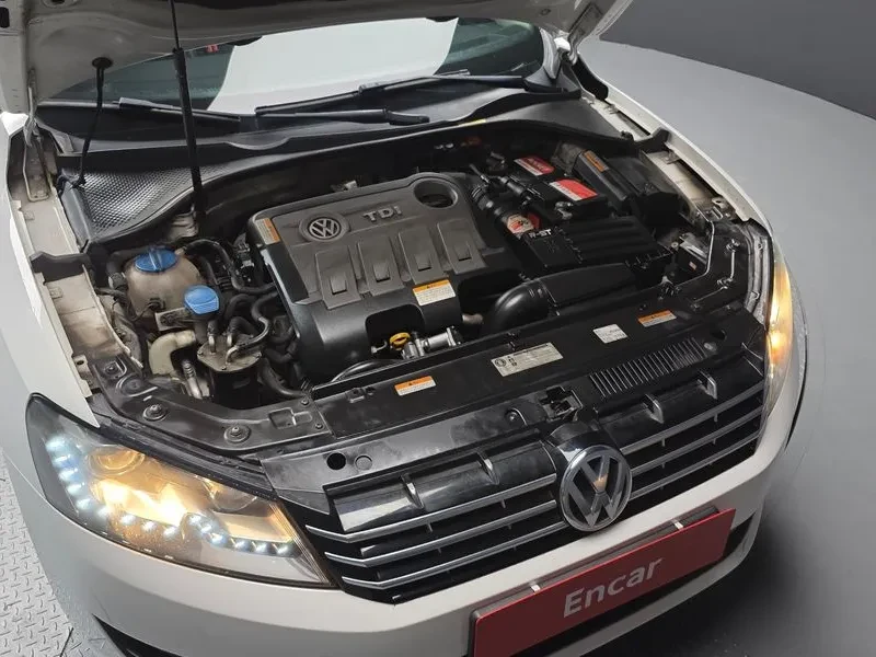 VW Passat 2.0 TDI, снимка 6 - Автомобили и джипове - 54298581