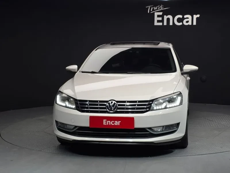 VW Passat 2.0 TDI, снимка 3 - Автомобили и джипове - 54298581