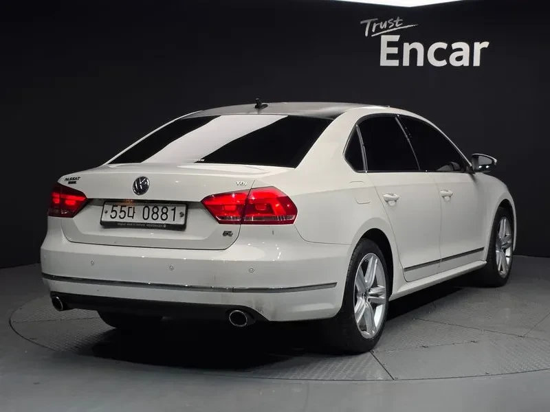 VW Passat 2.0 TDI, снимка 2 - Автомобили и джипове - 54298581