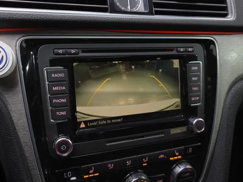 VW Passat 2.0 TDI, снимка 13 - Автомобили и джипове - 54298581