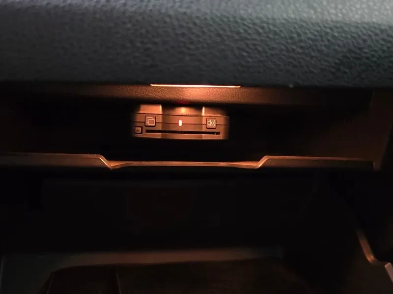 VW Passat 2.0 TDI, снимка 15 - Автомобили и джипове - 54298581