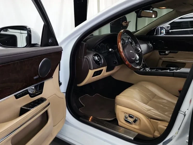Jaguar Xj 3.0D, снимка 10 - Автомобили и джипове - 54454379