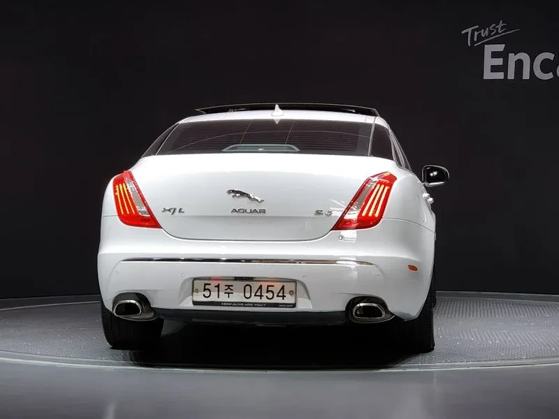 Jaguar Xj 3.0D, снимка 4 - Автомобили и джипове - 54454379