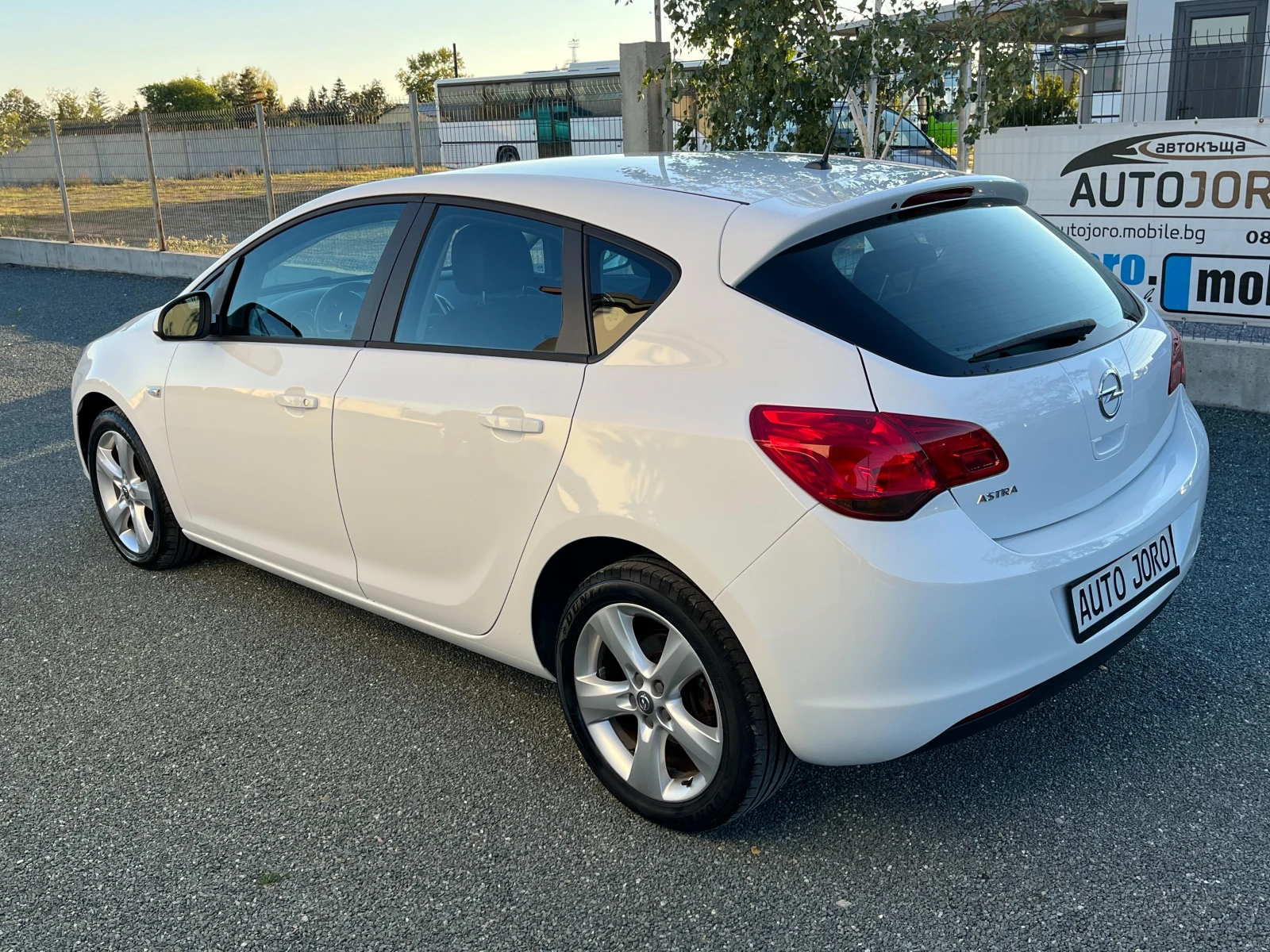 Opel Astra 1.4i-100k.c. - изображение 2